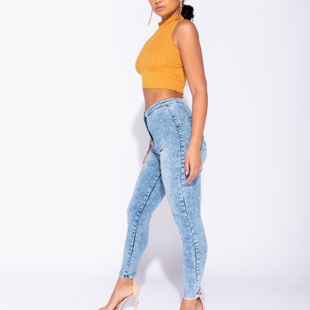 Crop Top Size 4 - Picture 5 of 8